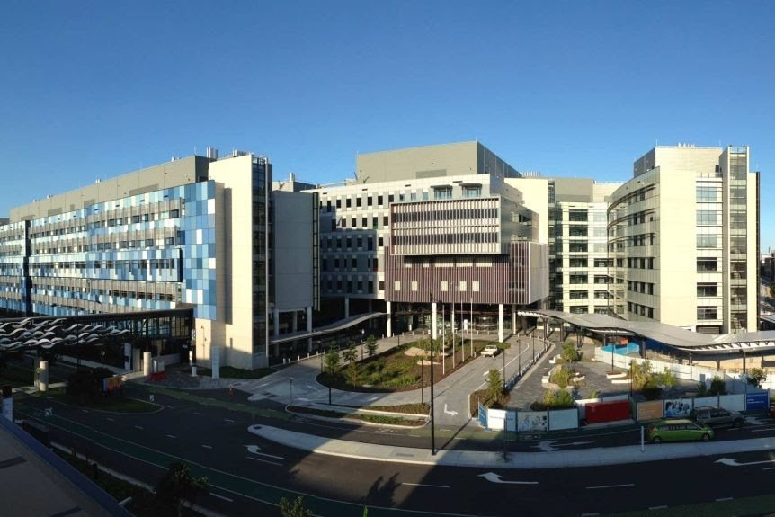 Elective surgeries cancelled as Queensland public hospitals reach capacity